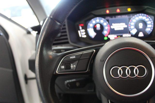 AUDI A1 SPB 1.0 TFSI 95 CV Identity Black