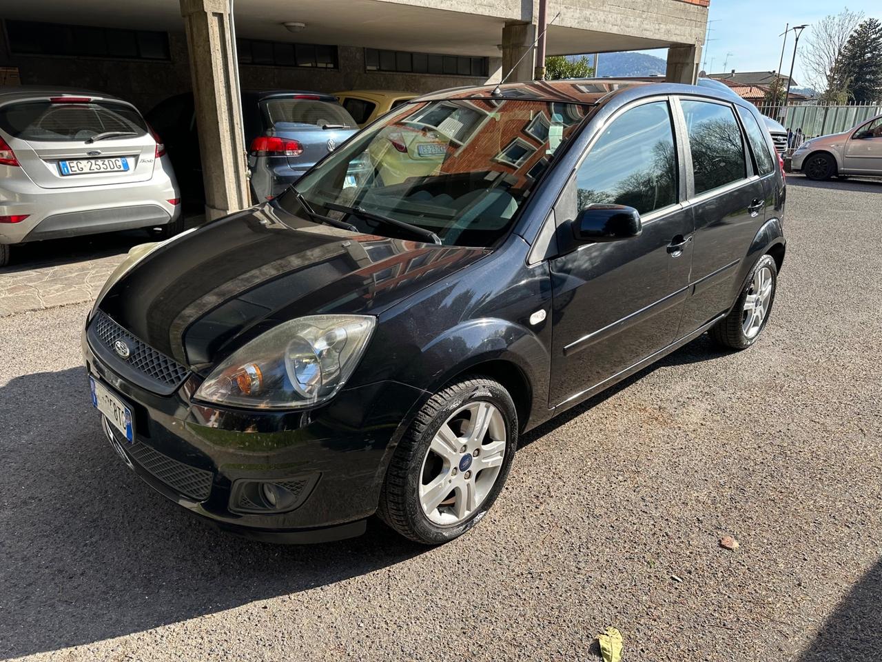 Ford Fiesta 1.2 16V 5p. Ghia