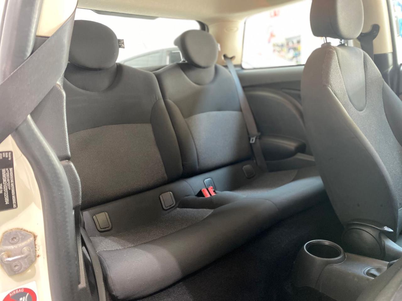 Mini 1.6 16V Cooper D