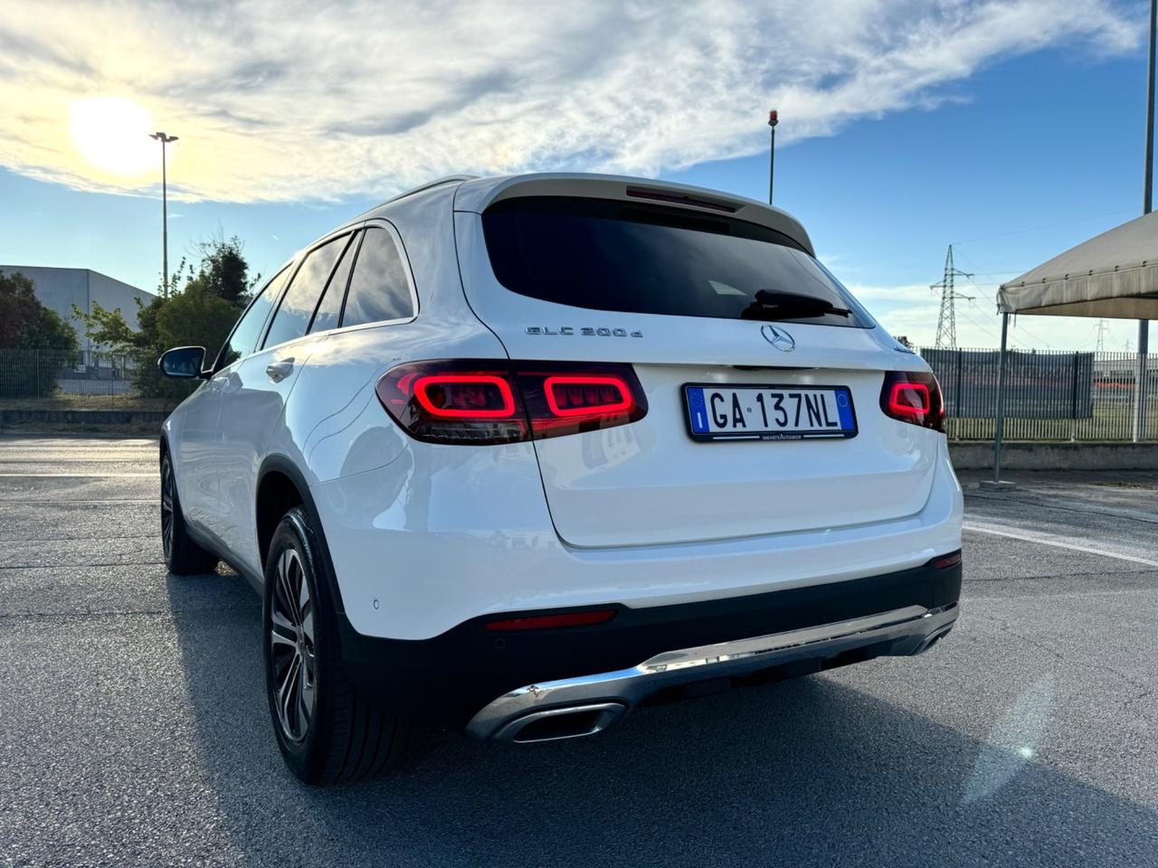 MERCEDES GLC 200D Sport 4Matic - Led Navi
