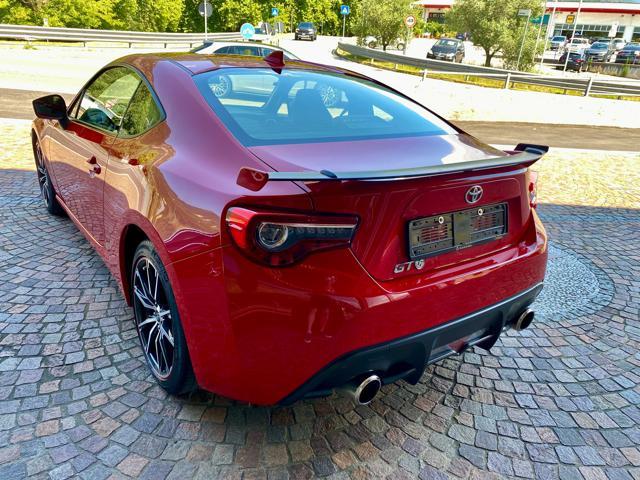 TOYOTA GT86 2.0 Racing Edition