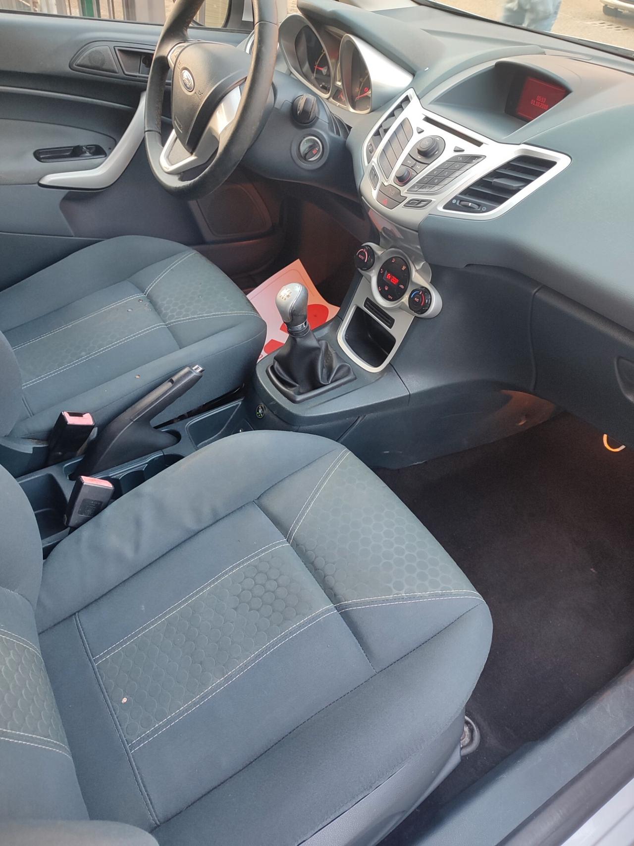 FORD FIESTA 2010 A GPL DI CASA POCHI KM STUPENDA