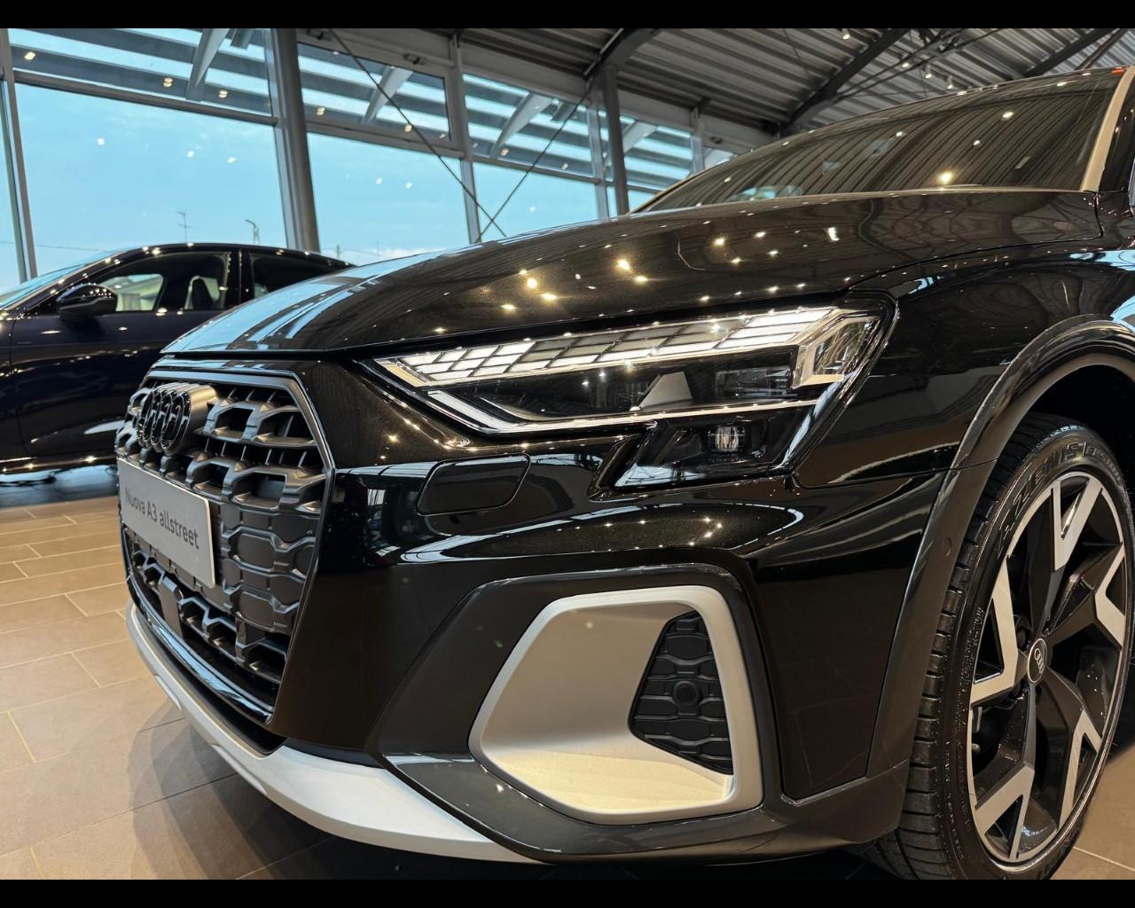 AUDI Audi A3 allstreet Identity Contrast TDI 110 kW S tronic