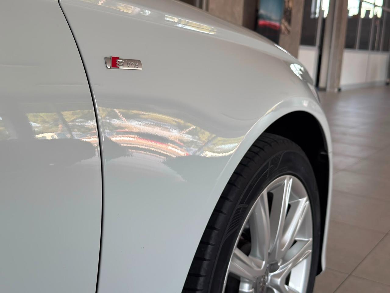 Audi A6 Avant 2.0 TDI 177 CV multitronic S-LINE