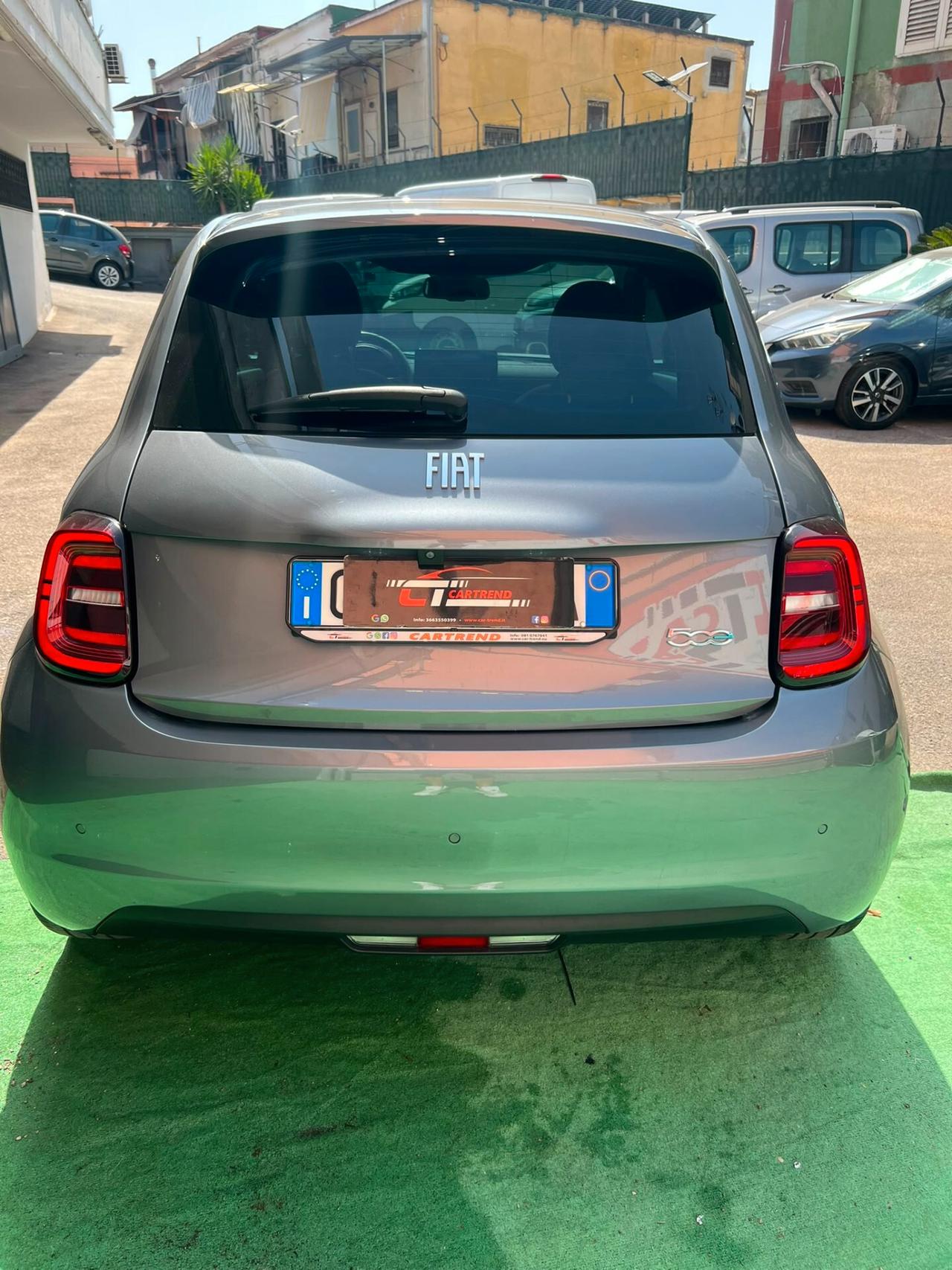 Fiat 500 500e Berlina 42 kWh La Prima