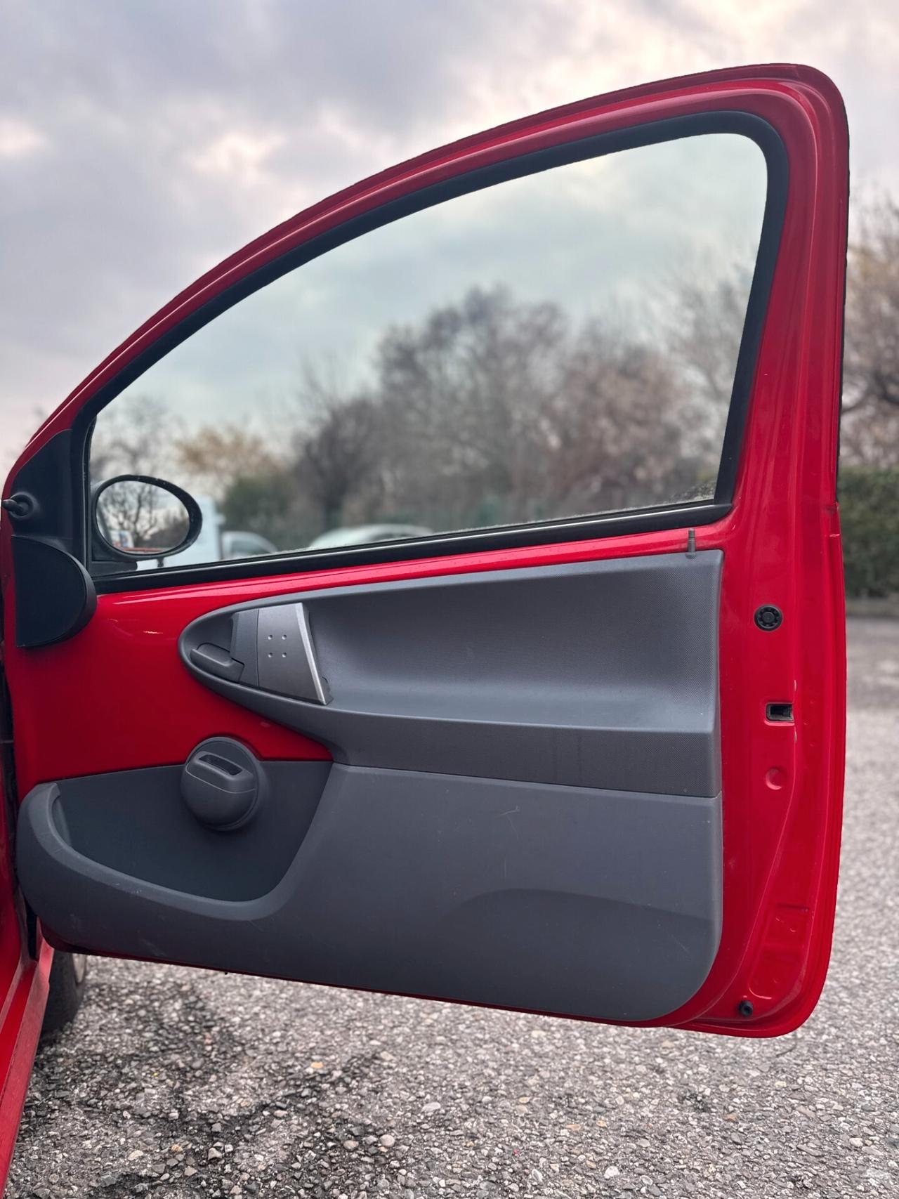 Peugeot 107 1.0 50kW Benz *78.000 km UNICO proprietario*