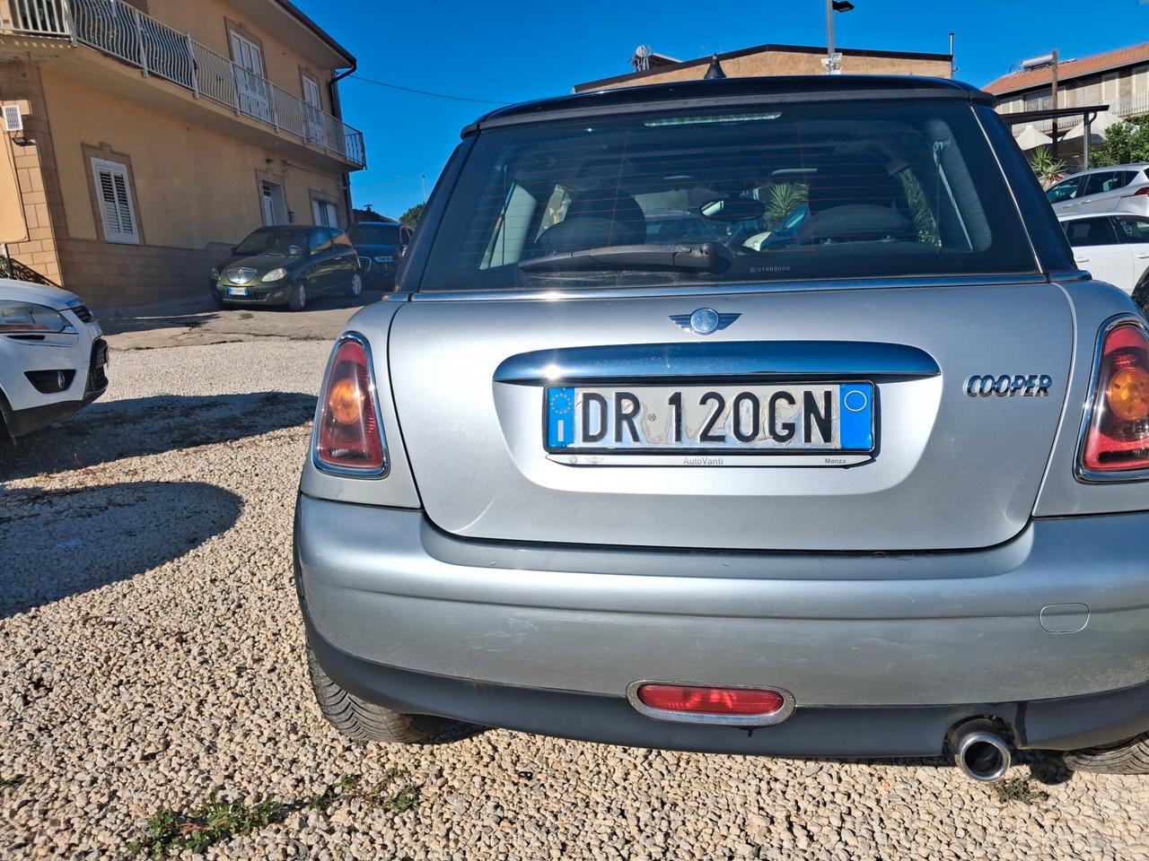 Mini Cooper 1.6 benzina tenuta benissimo
