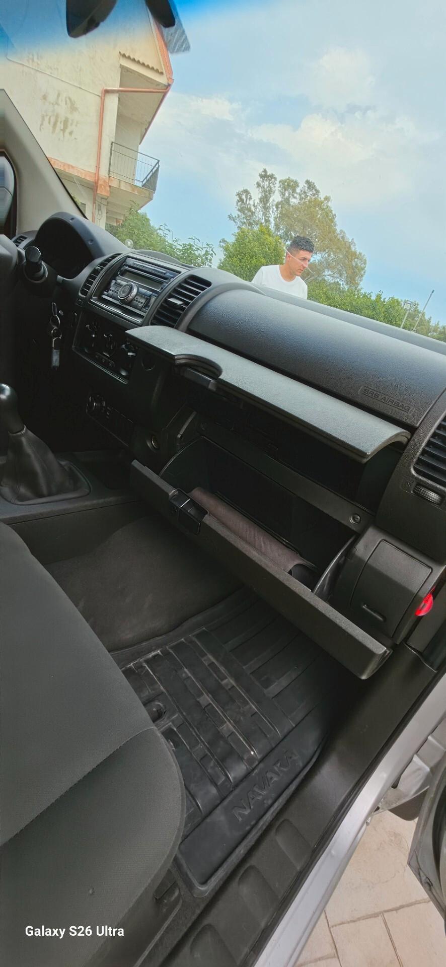 Nissan Navara 2.5 dCi King Cab LE
