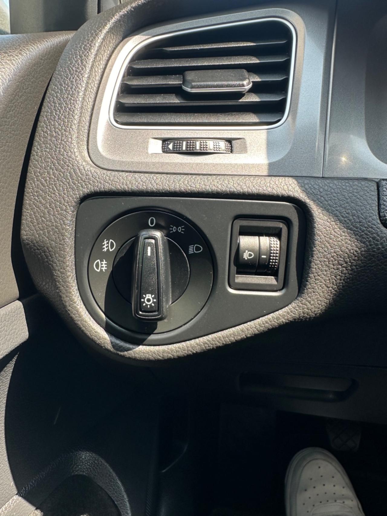 Volkswagen Golf 1.6 TDI ADATTA A NEOPATENTATI