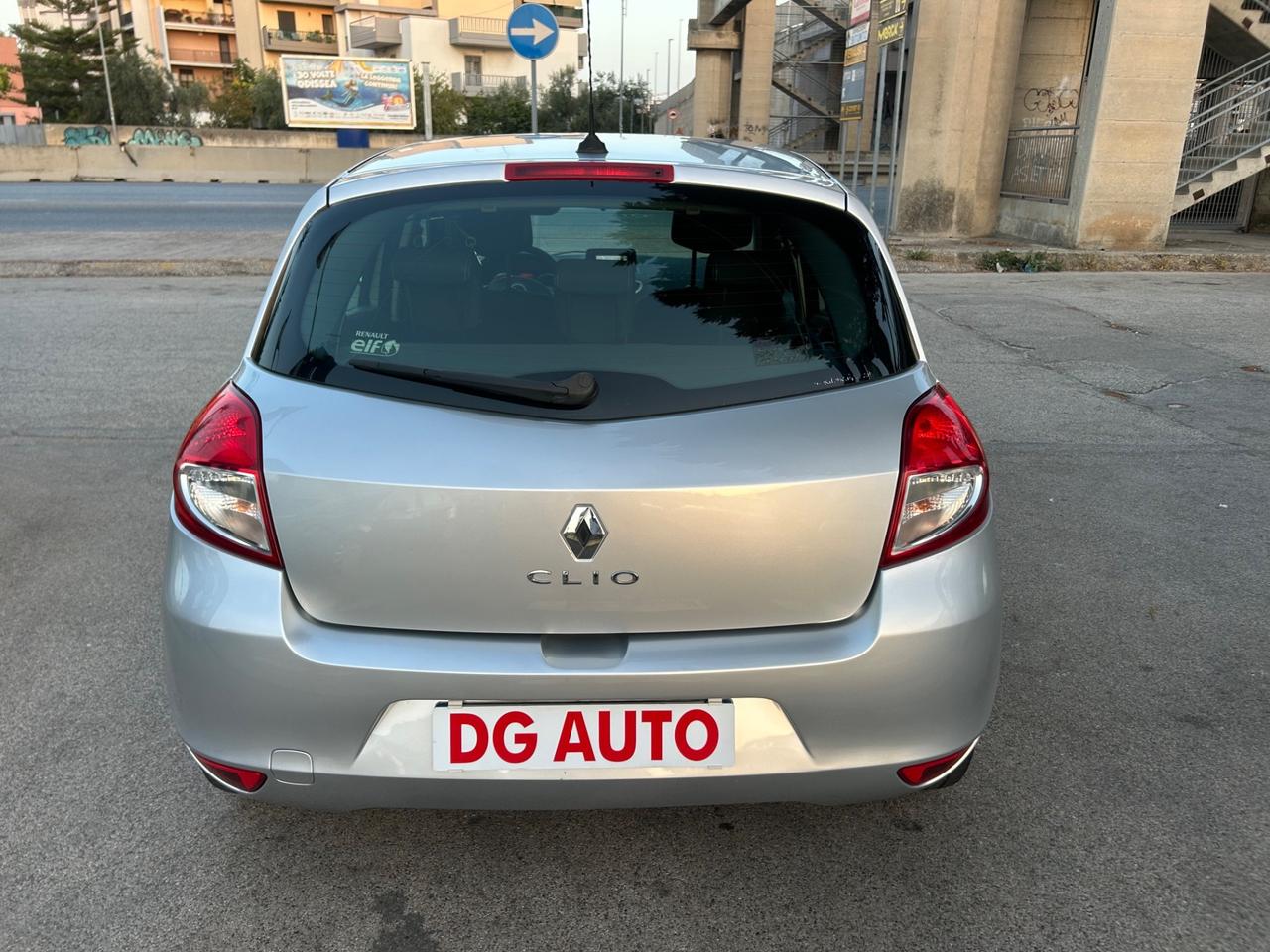 Renault Clio 1.2 benzina 75 cavalli 2011