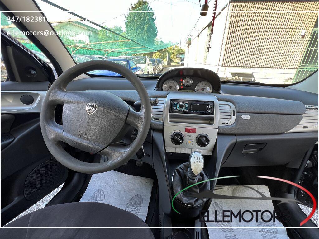 Lancia Ypsilon II 2007 NEOPATENTATI