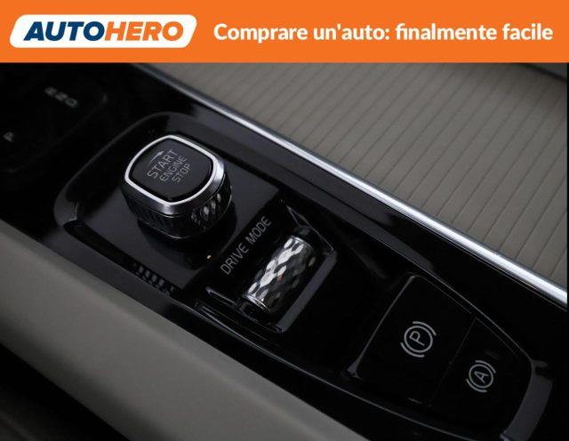 VOLVO XC60 B4 Geartronic Momentum Pro