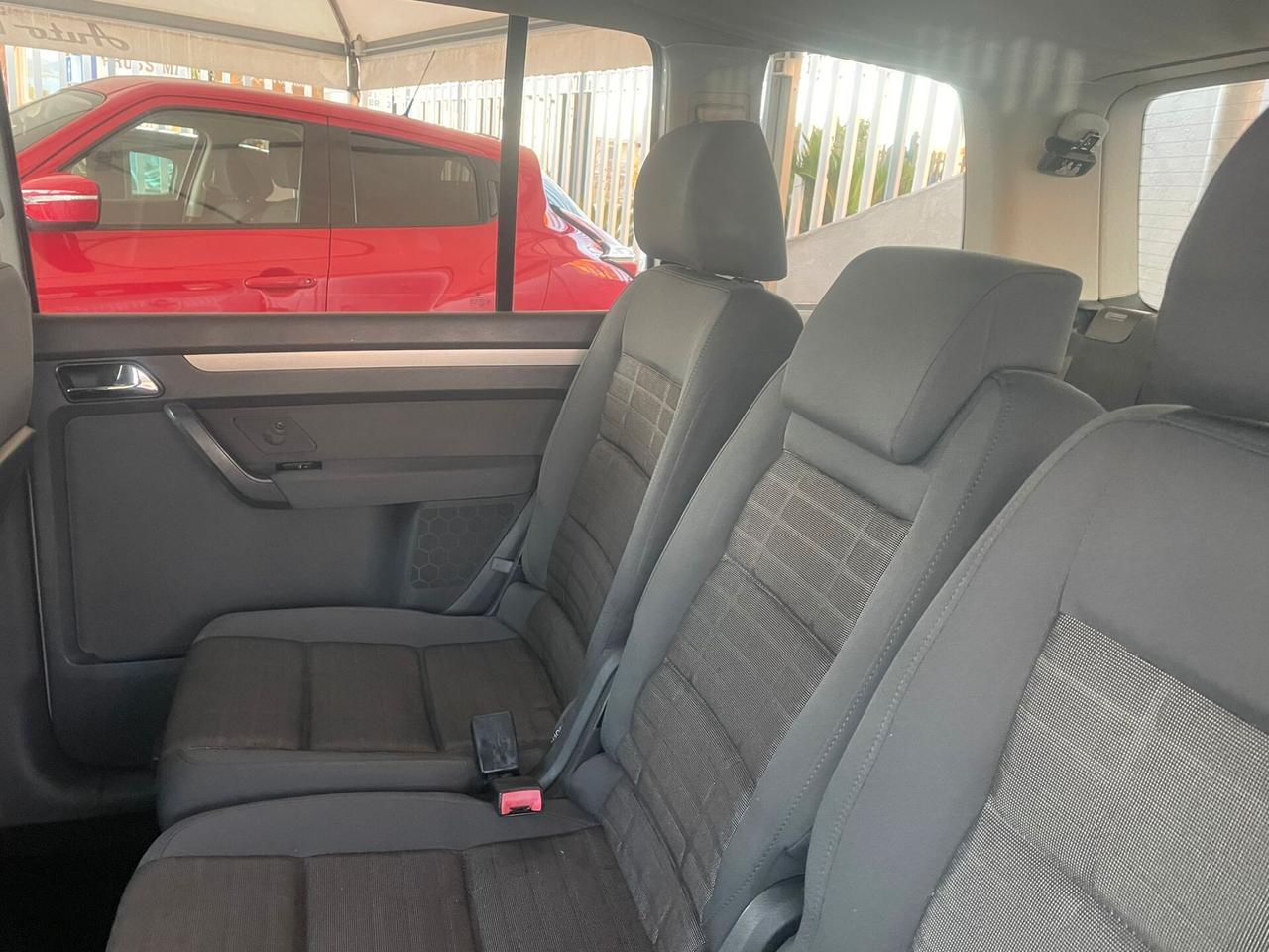 Volkswagen Touran 2.0 TDI Highline 7 POSTI
