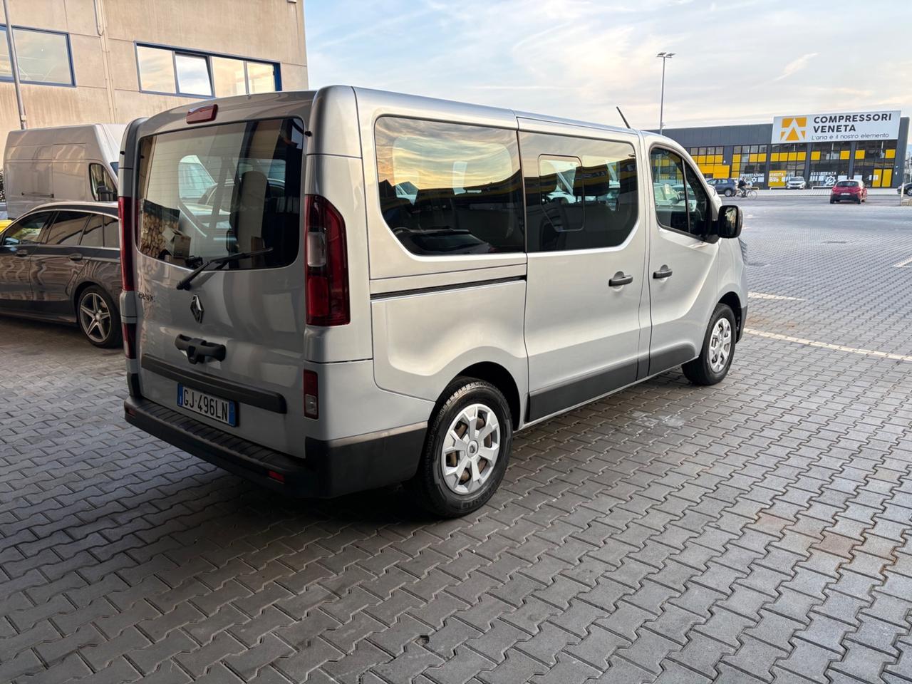 Renault Trafic T27 2.0 dCi 170CV EDC PC-TN-DC Furg. Energy Ice Plus