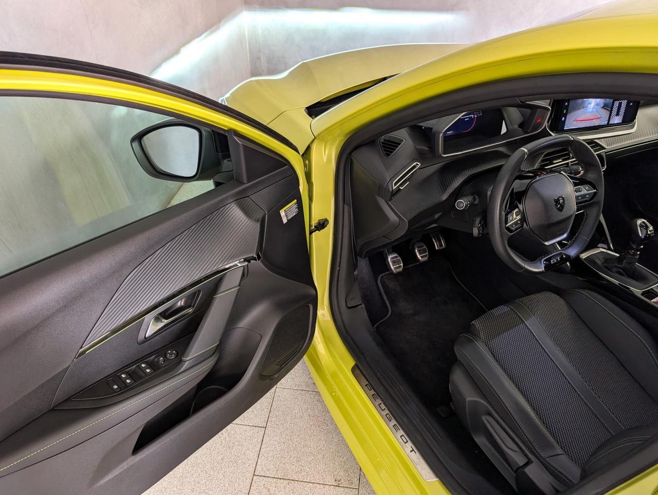 Peugeot 208 ii 1.2 puretech 100cv GT