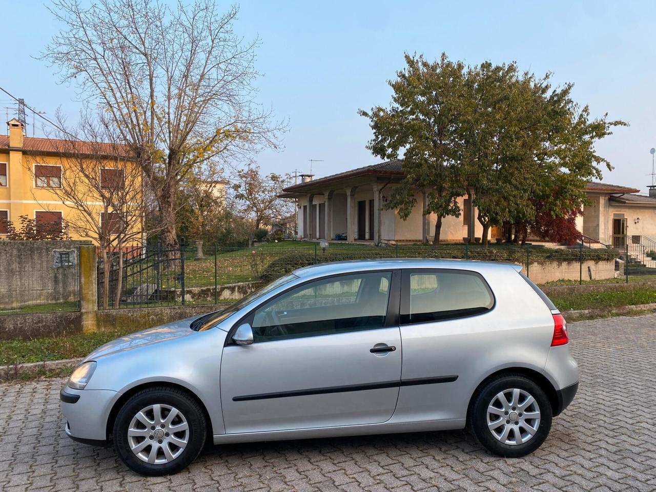 Volkswagen Golf 5 1.6 FSI Sportline 87.000Km