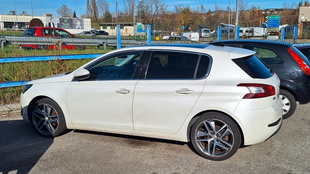 Peugeot 308 1.6bz THP Allure Tetto