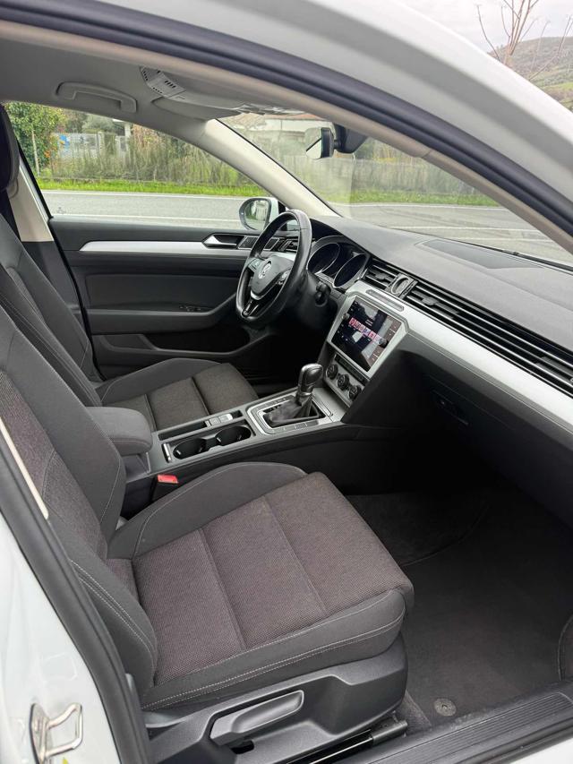 VOLKSWAGEN Passat Variant 1.6 TDI SCR DSG Business BMT