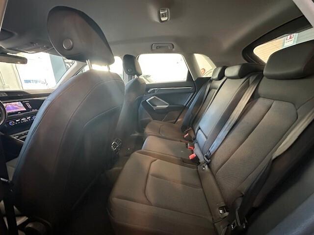 Audi Q3 35 TDI S tronic Business