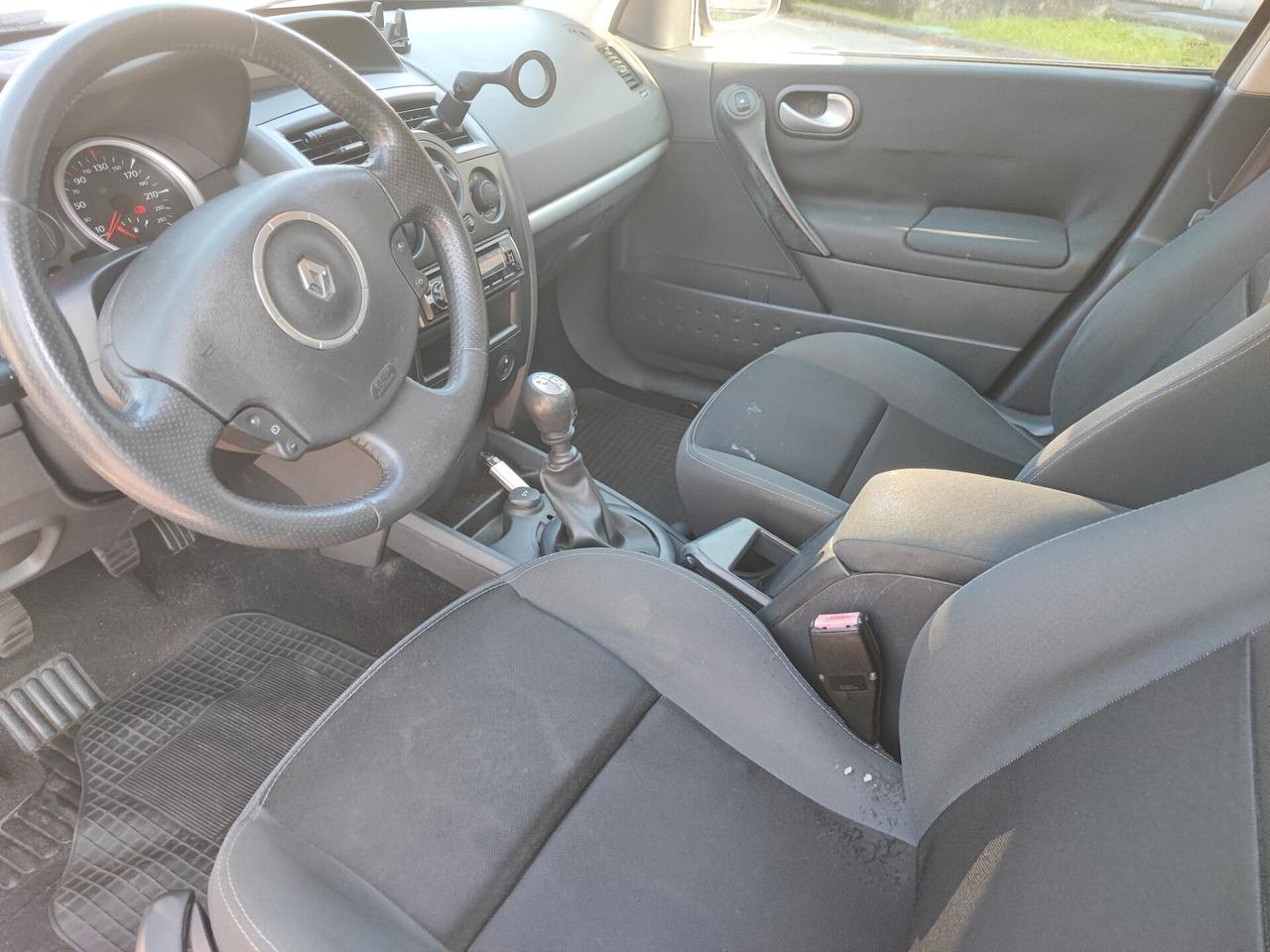 Renault Megane Mégane 1.5 dCi/105CV Grandtour Serie Speciale Exception