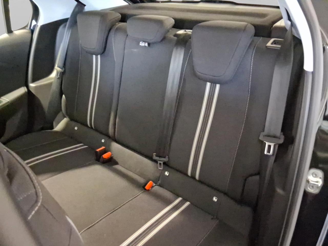 Opel Corsa 1.2 Design & Tech 75CV