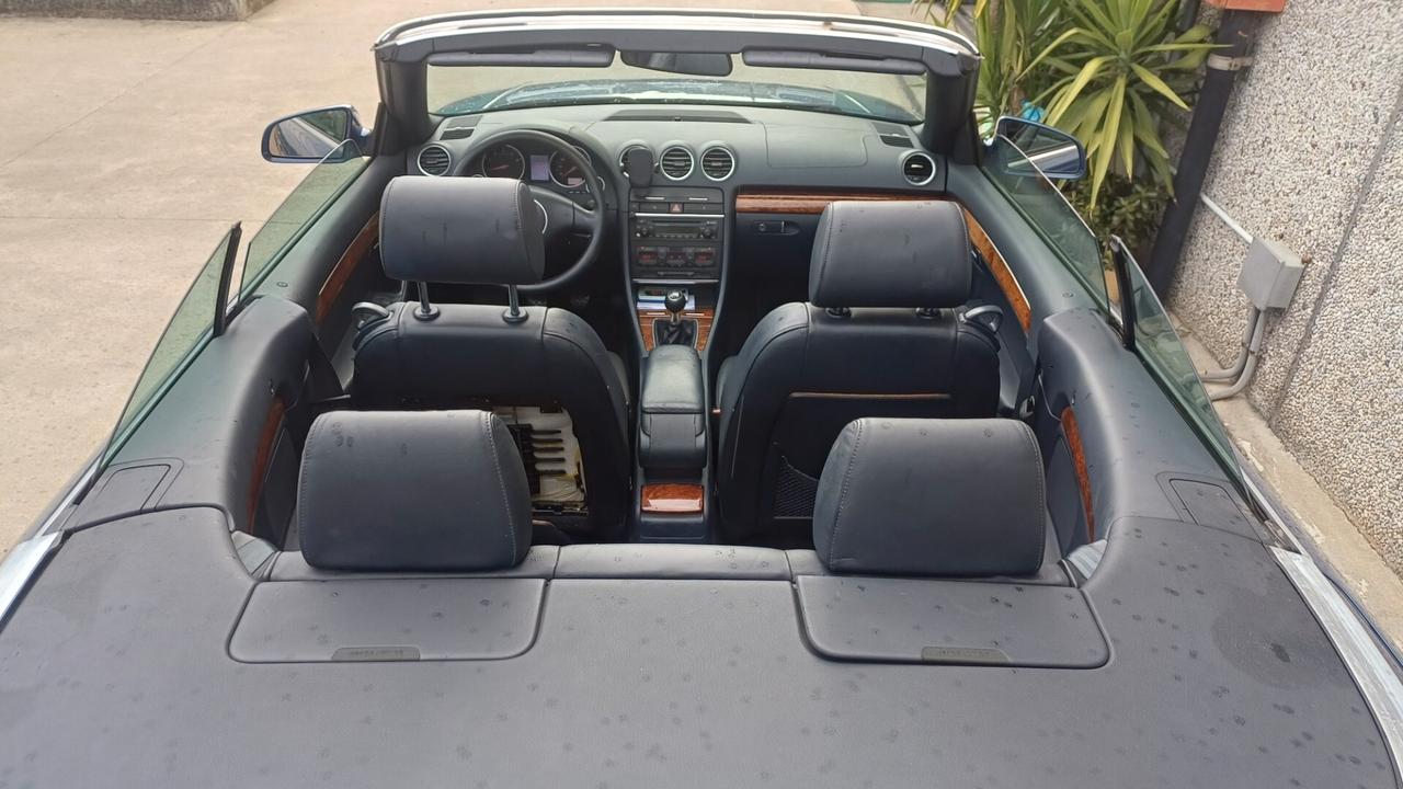 Audi A4 Cabriolet 2.4 V6 30V cat