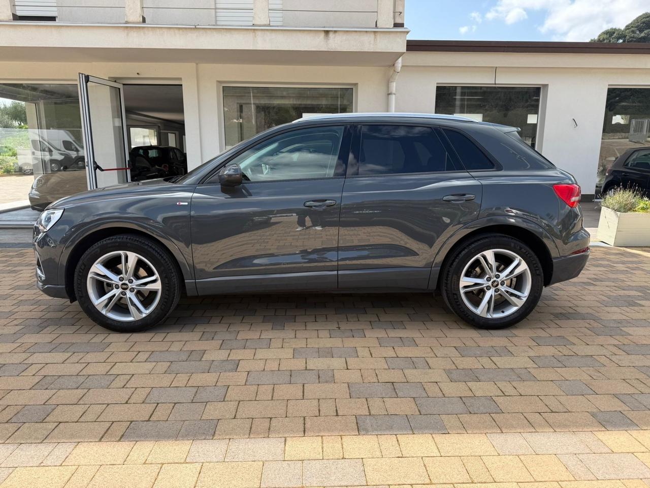Audi Q3 35 TDI S tronic line edition