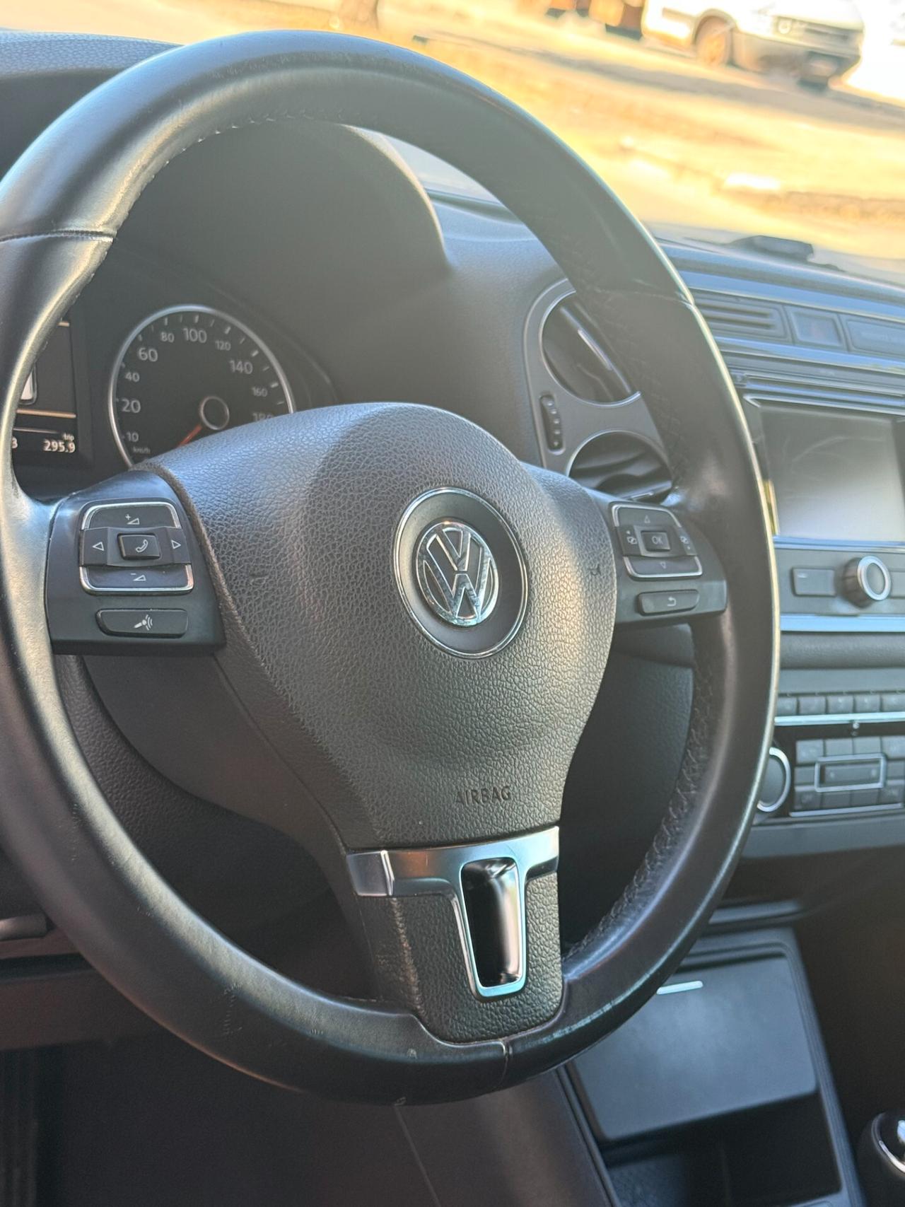 Volkswagen Tiguan 2.0 tdi Sport STYLE ,KM CERTIFICATI VOLKSWAGEN,NAVI,BLUETOOTH,SENSORI DI PARCHEGGIO