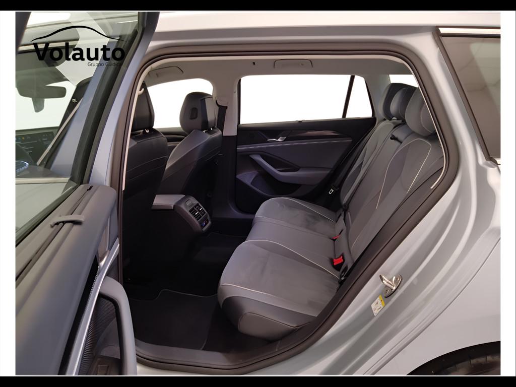 VOLKSWAGEN Passat IX 2024 - Passat 2.0 tdi scr Business 150cv dsg