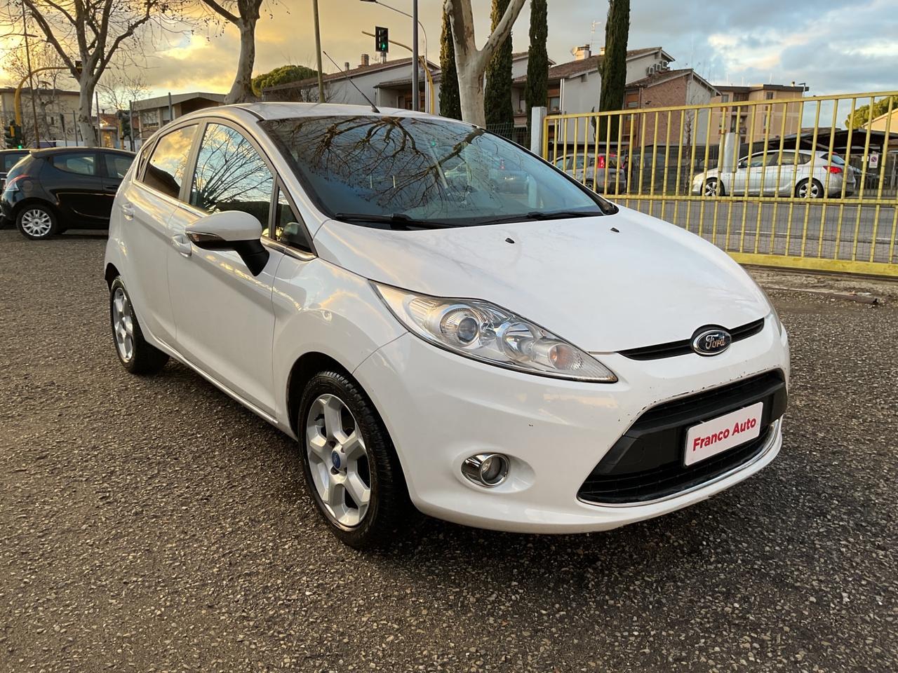 Ford Fiesta 1.2 82 CV 5 porte Titanium OK NEOPATENTATI