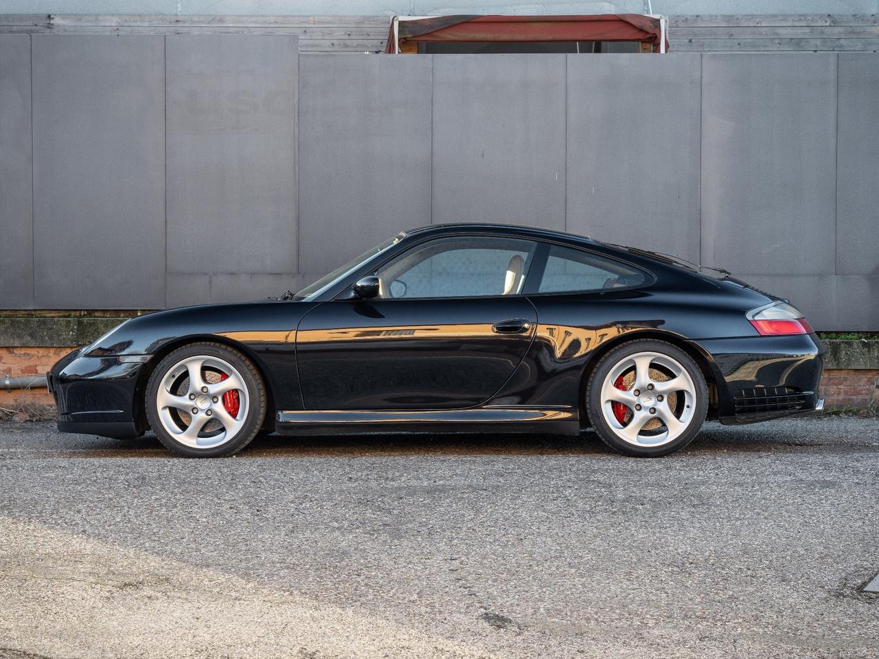 Porsche 911 Carrera 4S cat Coupé