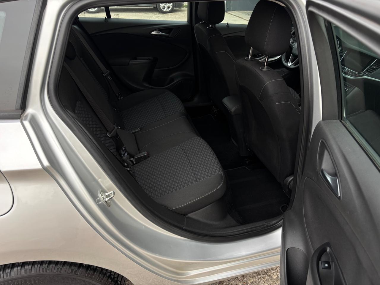 Opel Astra 1.6 CDTi 136CV aut. Garanzia. Neopatentati