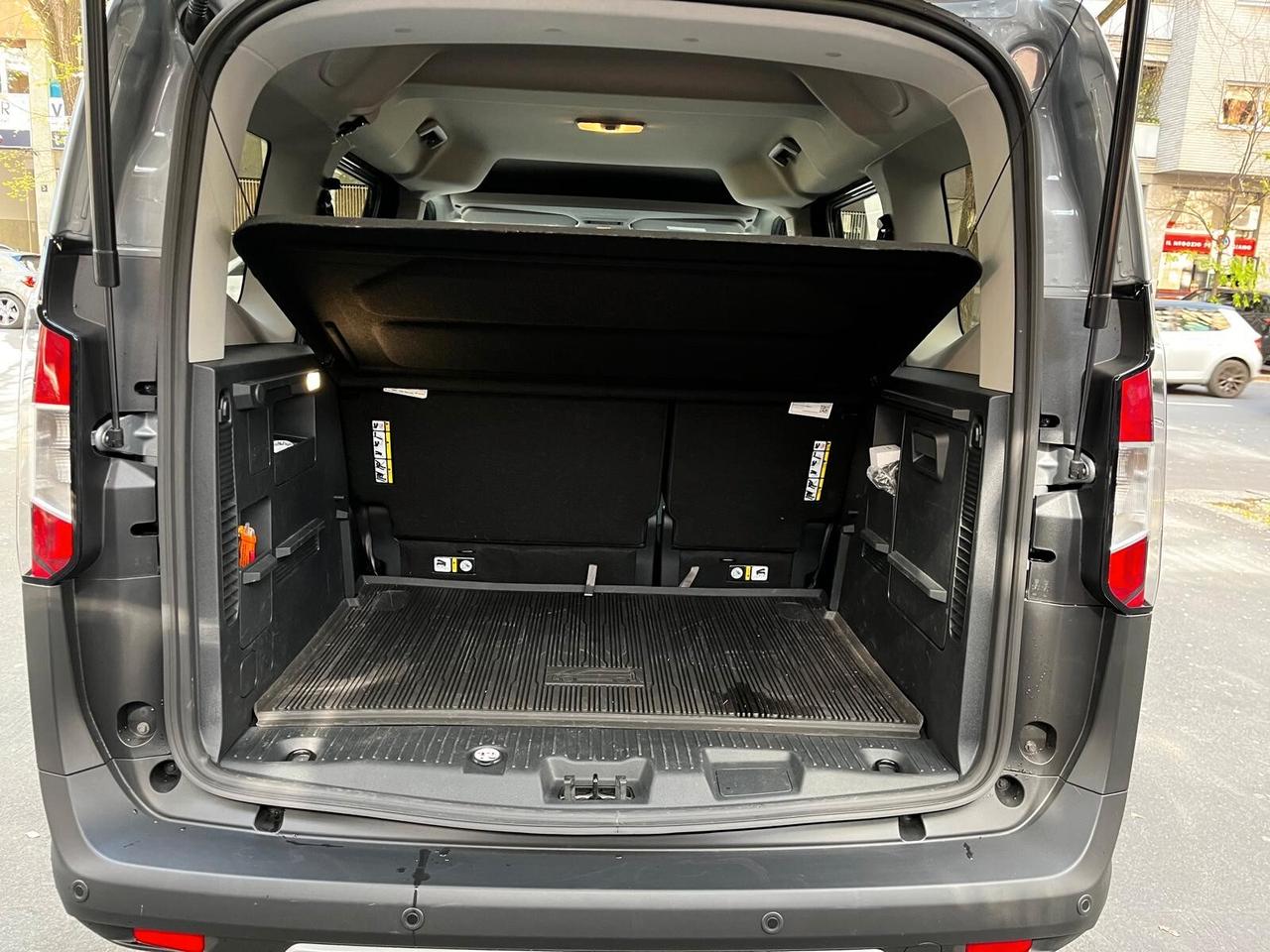 Ford Tourneo Courier 1.0 EcoBoost active