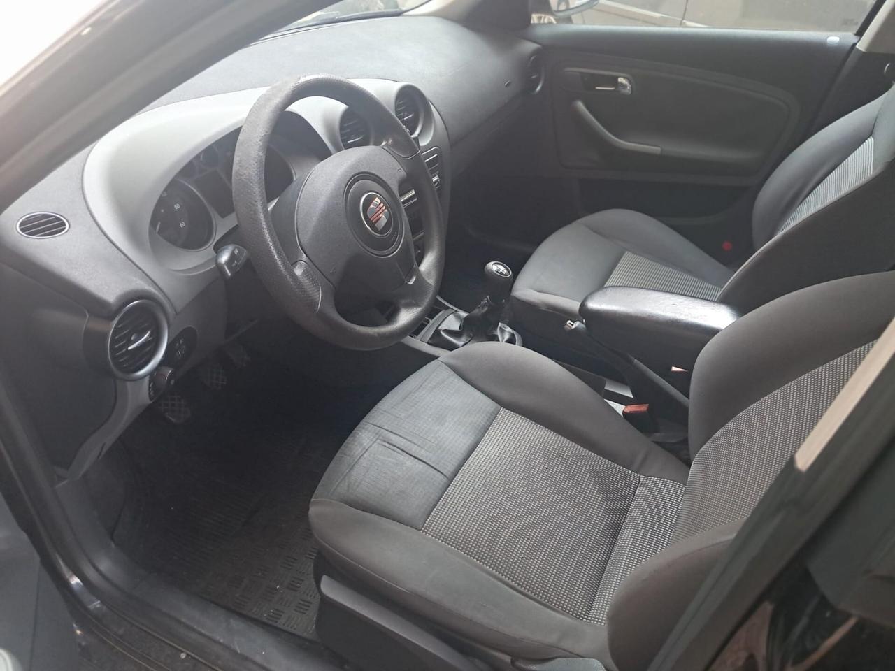 SEAT IBIZA 1.4 TDI 5 PORTE-NEOPATENTATI-Euro 2890-