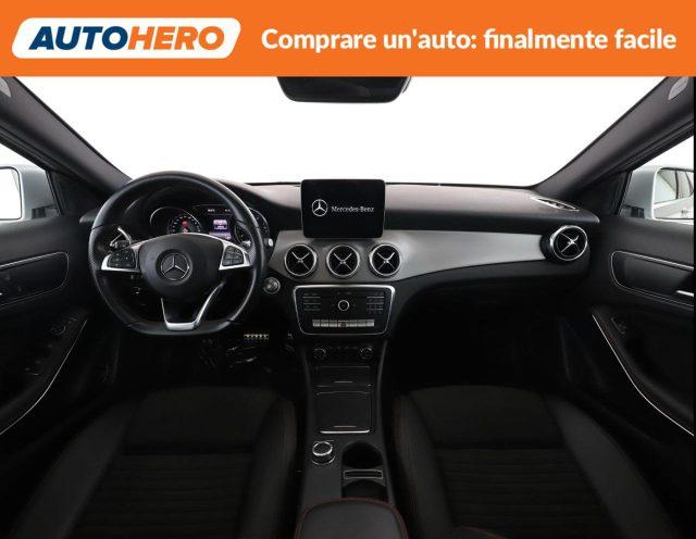 MERCEDES-BENZ GLA 200 Premium