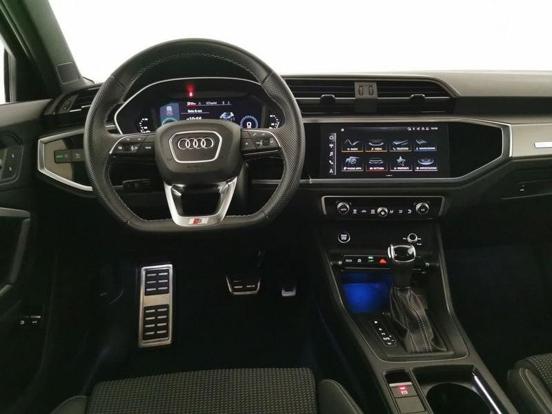Audi Q3 45 1.4 tfsi e Identity Black s-tronic