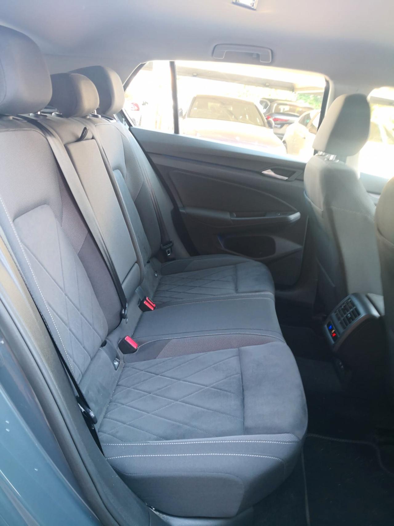 Volkswagen Golf 2.0 TDI 115CV Style **TELECAMERA**FULL LED**CAR PLAY**