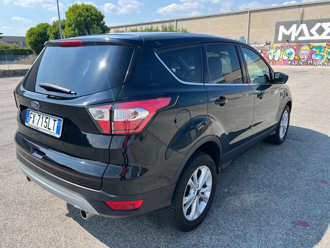 Ford Kuga 1.5 TDCI 120 CV S&S 2WD Powershift Edition