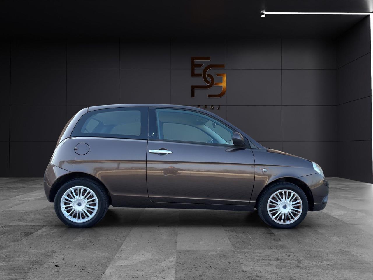 Lancia Ypsilon 1.2 Versus