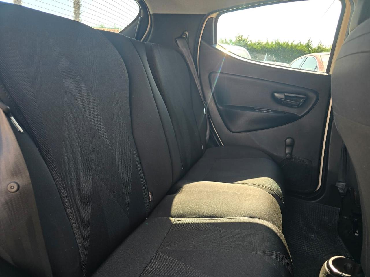 LANCIA Y 1.0 HYBRID 71CV GOLD EDITION