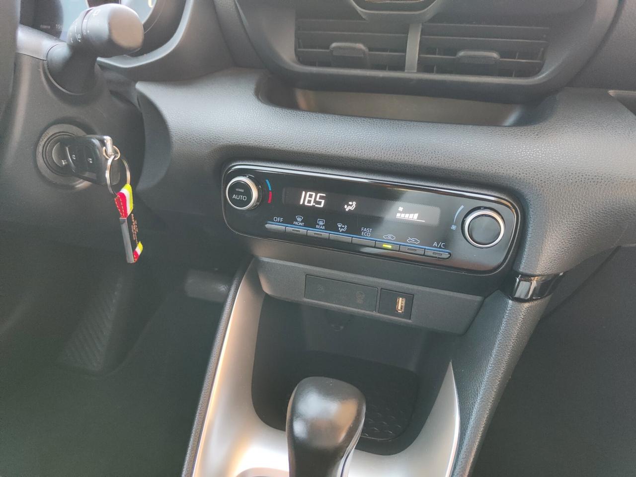 Toyota Yaris 1.5 Hybrid 5 porte Lounge