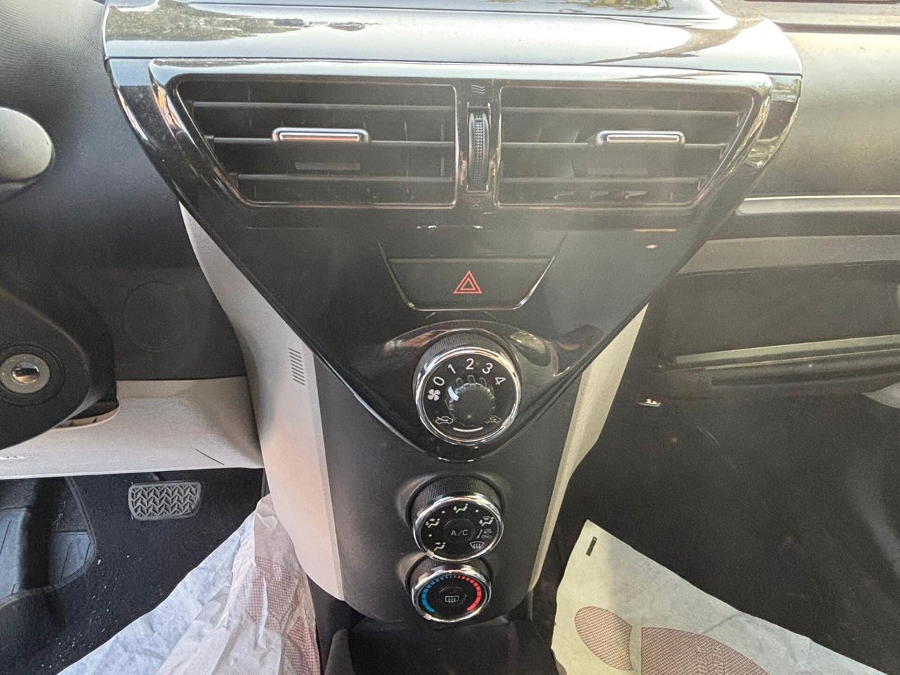 Toyota iQ 1.0 CVT Lounge