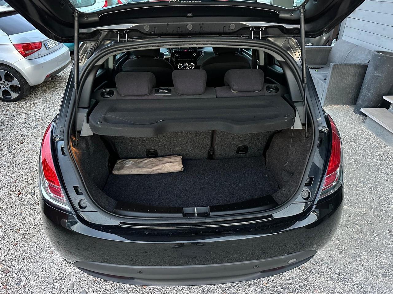 Lancia Ypsilon 1.2 69 CV 5 porte GPL Ecochic Gold