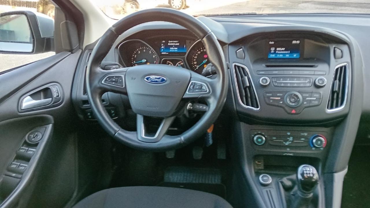 Ford focus 5P-1.6 gpl - km 86000-2015