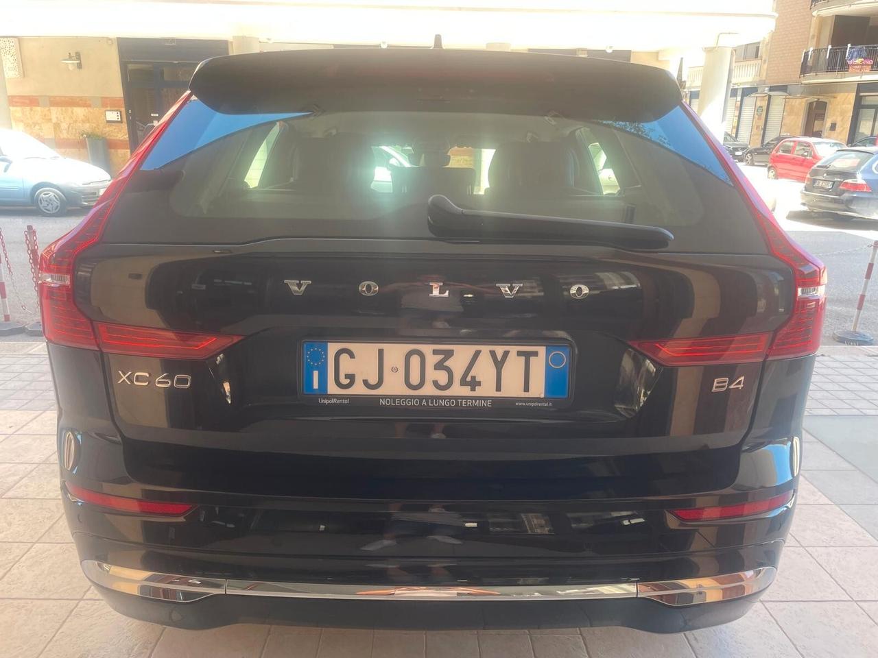 Volvo XC60 B4 (d) 197cv automatico INSCRIPTION PELLE NAVY LED 19