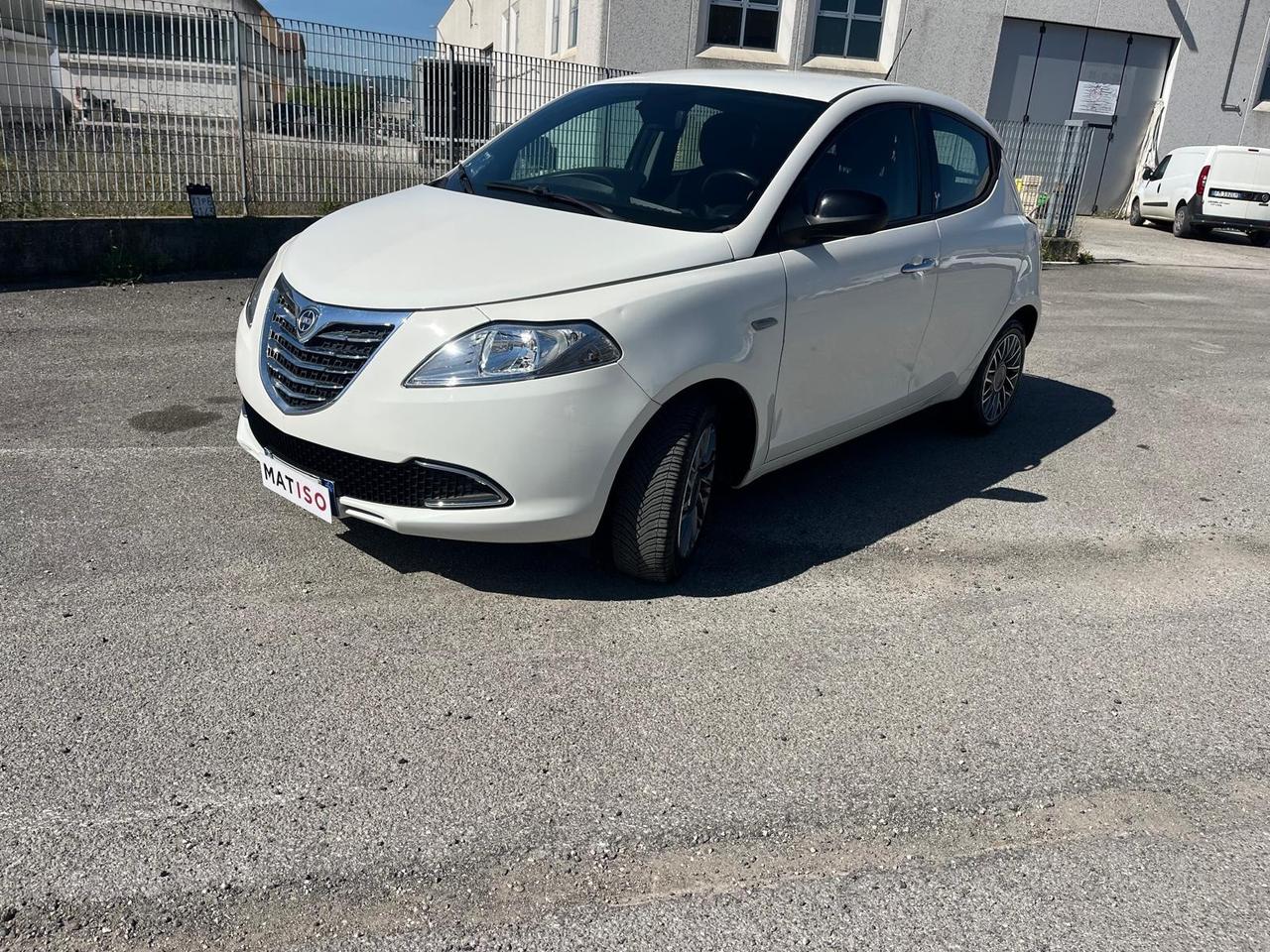 Lancia Ypsilon Platinum 110000 KM GARANZIA 12 m LEGGERE)