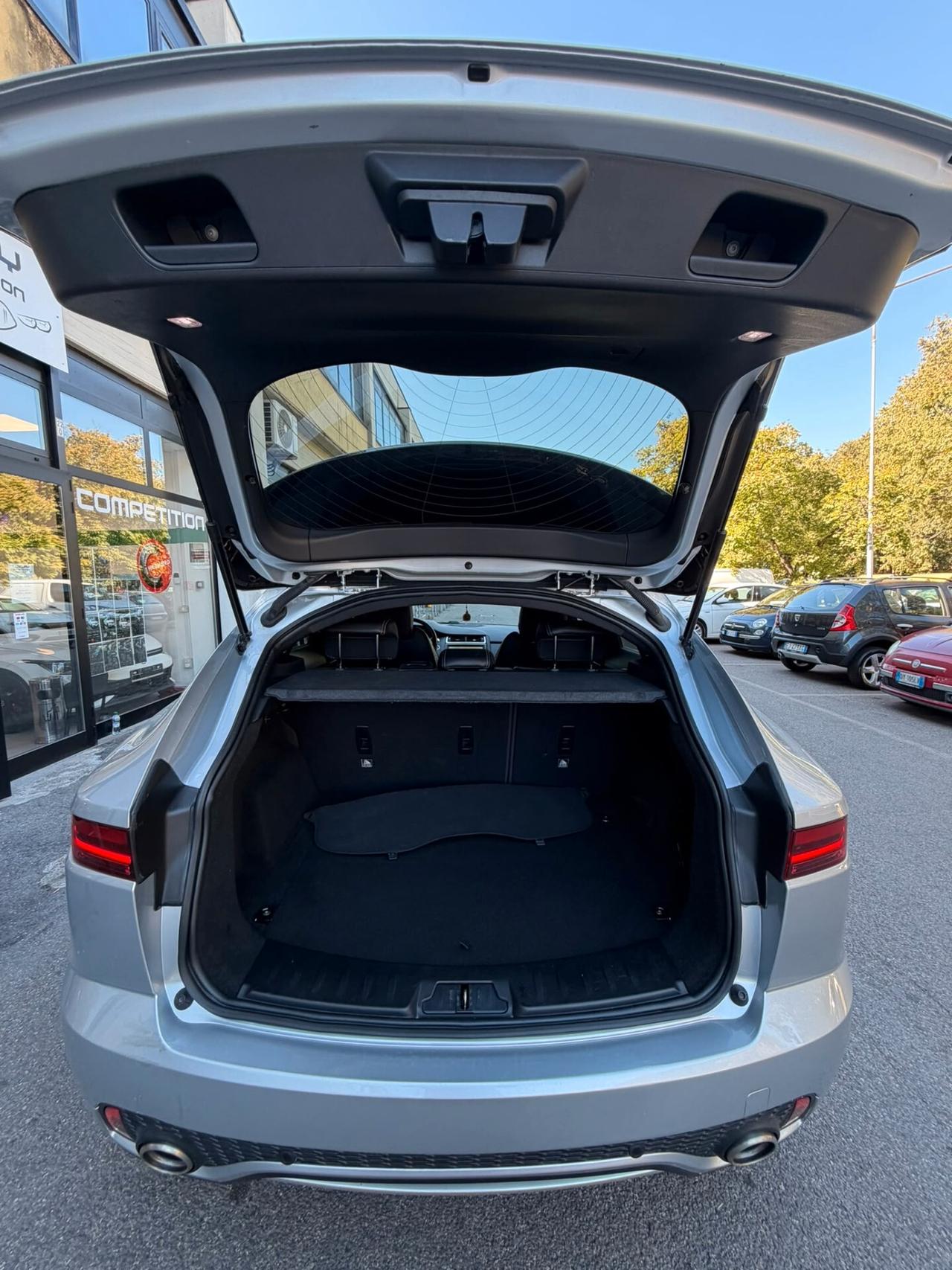 Jaguar E-Pace 2.0D 150 CV AWD aut. R-Dynamic HSE