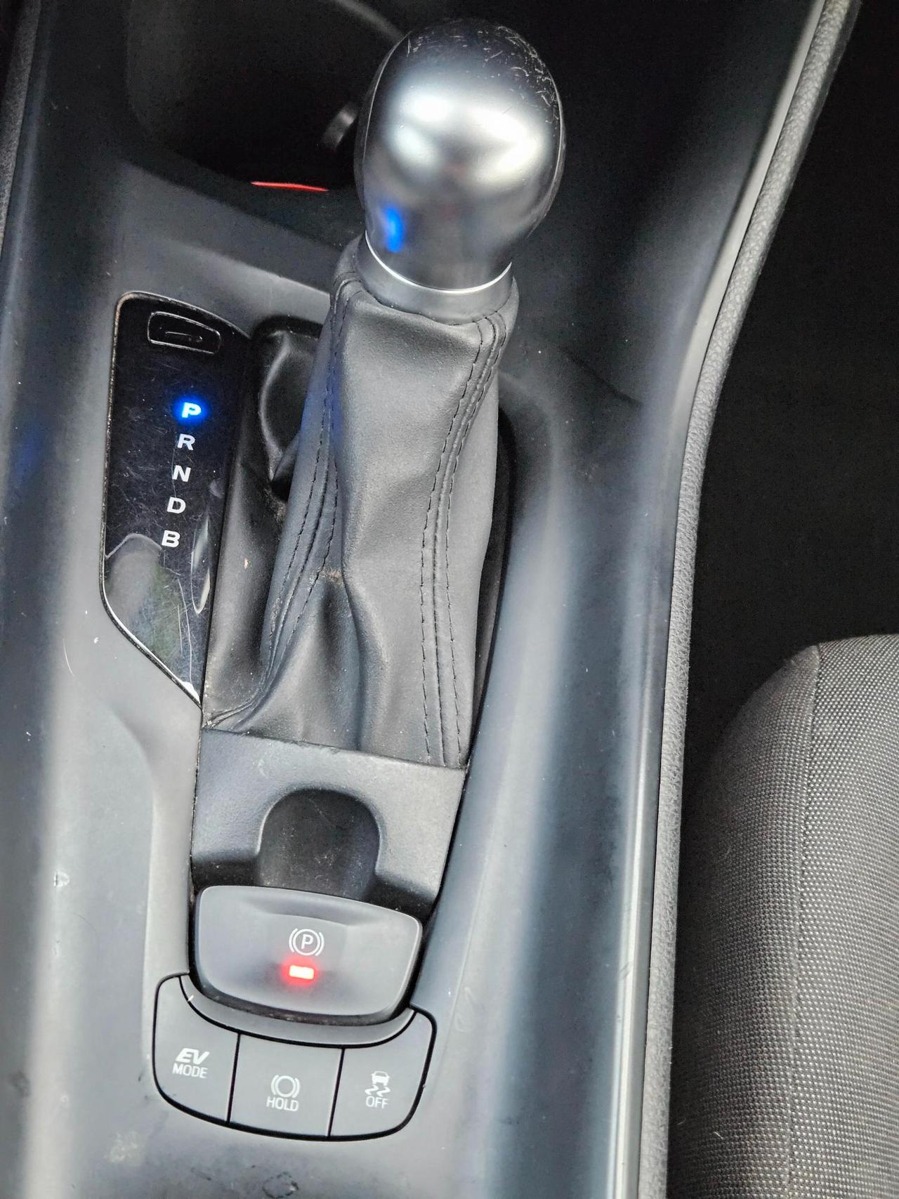 Toyota C-HR 1.8h Business e-cvt