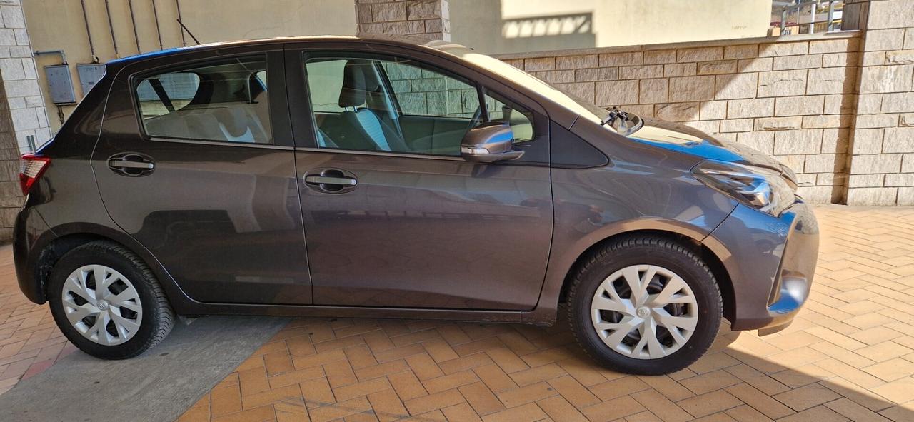 Toyota Yaris 1.5 5 porte 37.400 km Tagliandi