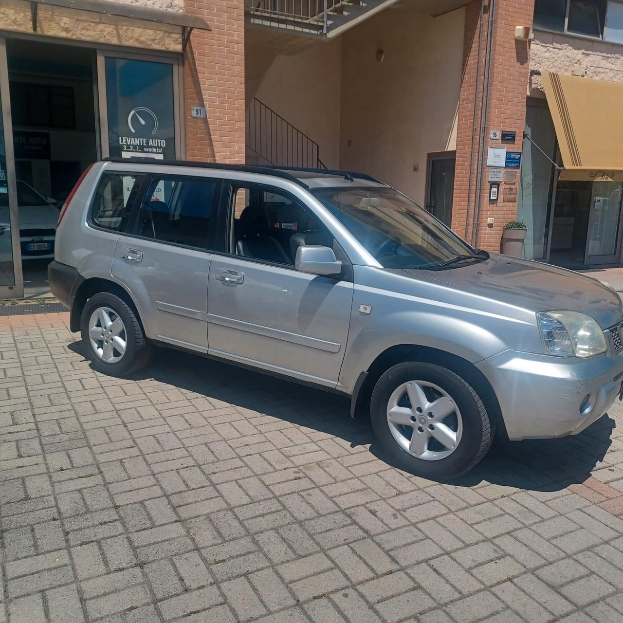 4X4 TETTO PANORAMICO X-TRAIL 2.0 BUONE CONDIZIONI